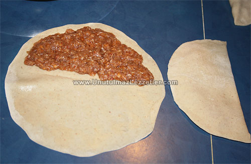Çiğ Börek