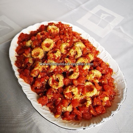 Domates Soslu Bulgur Köftesi