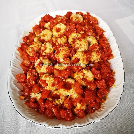Domates Soslu Bulgur Köftesi
