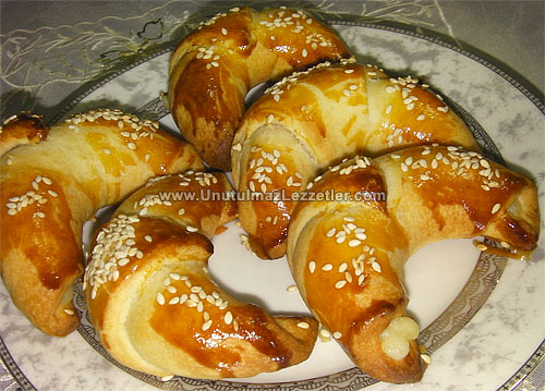 Patatesli Peynirli Ay Çöreği