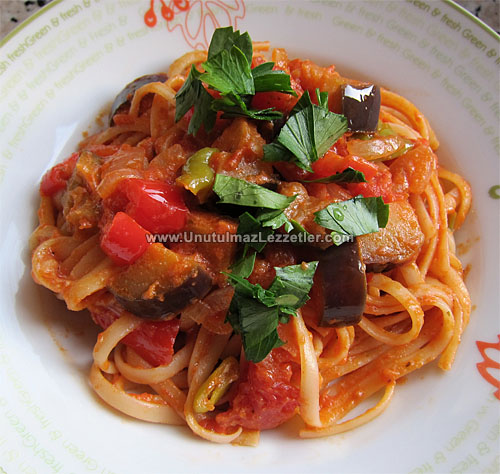 Patlıcan Soslu Linguini