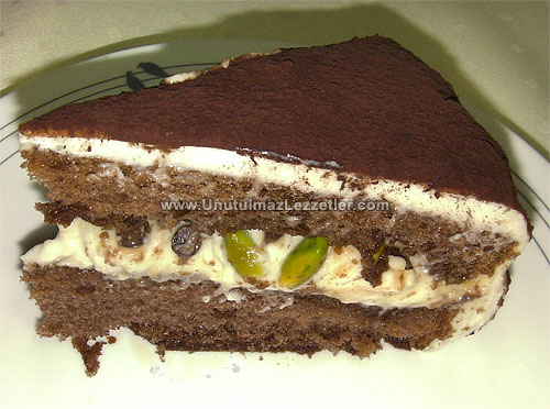 Fıstıklı ve Damla Çikolatalı Tiramisu