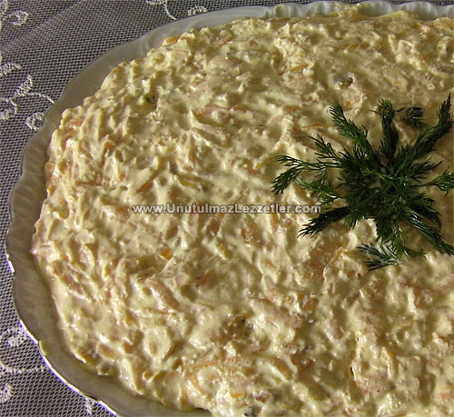Yoğurt Havuç Salatası