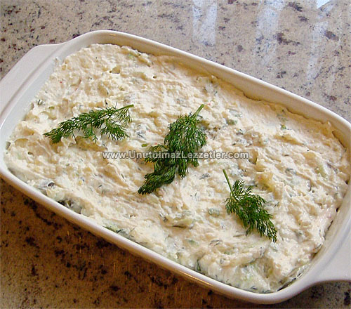 Yoğurtlu Patates Salatası