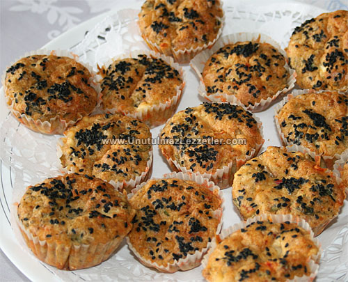 yeşil zeytin ve peynirli muffin